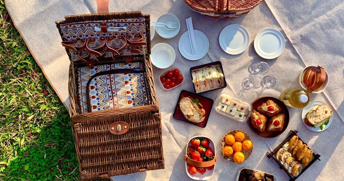 Where would you like to have a picnic?