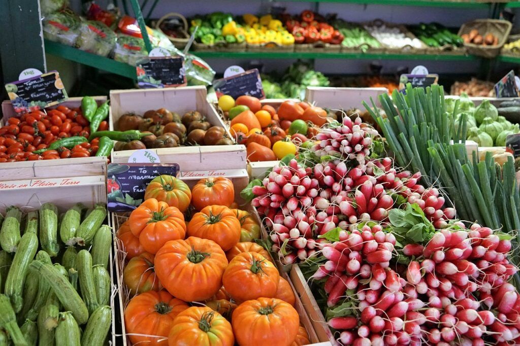 farmers market vegetable stand